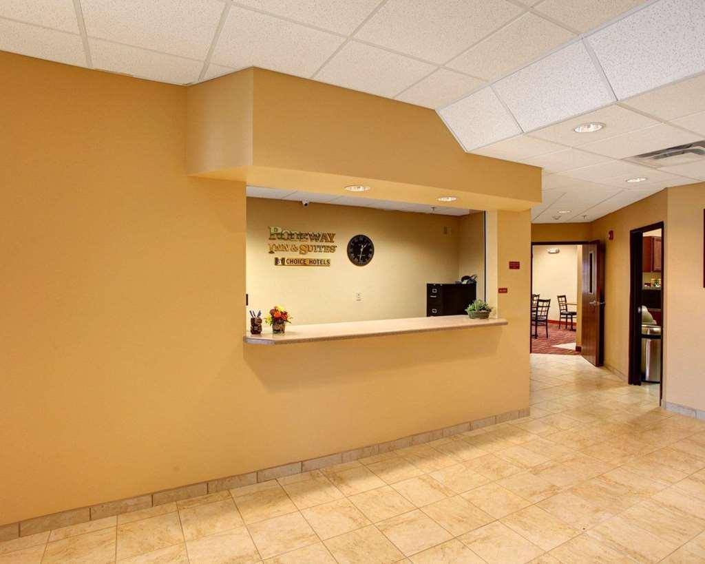 Rodeway Inn & Suites Phillipsburg Beltér fotó